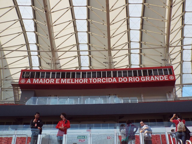 以其坚韧不 以其坚韧不